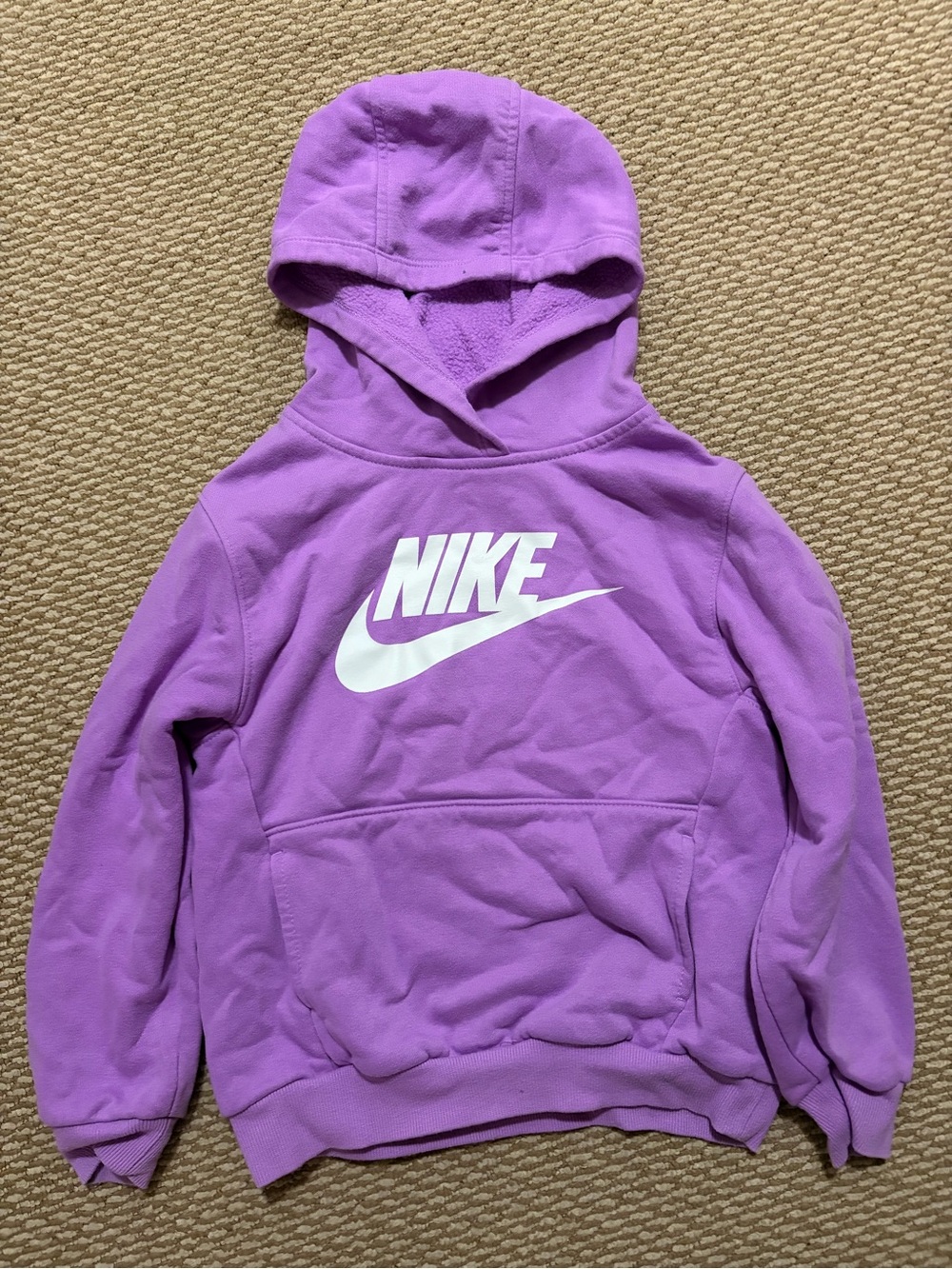 Nike girls sweater size 6-7 year